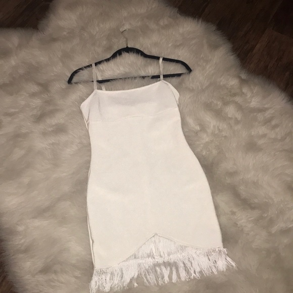 Bandage & fringe white mini dress HIGH QUALITY - Picture 2 of 4